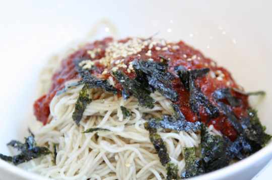 [이야기가 있는 맛집] 메밀국수, 동치미에 후루룩~ 막 먹어도 맛있네!