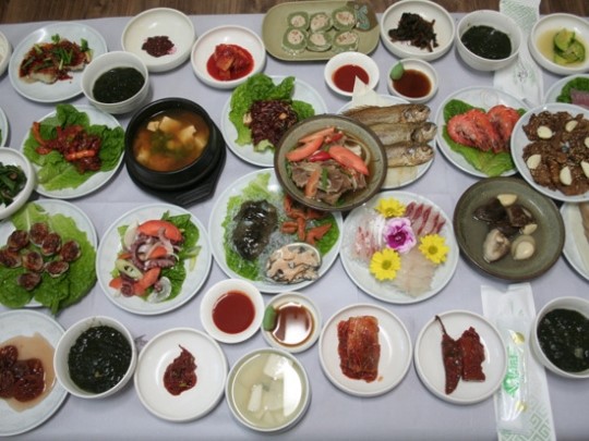 [이야기가 있는 맛집(69)] 6천원짜리 백반 밑반찬 최소 20가지