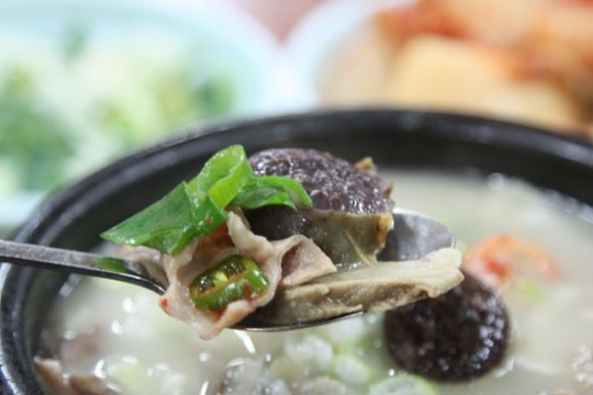 북한냉면·부대찌개… 외부 음식 특색