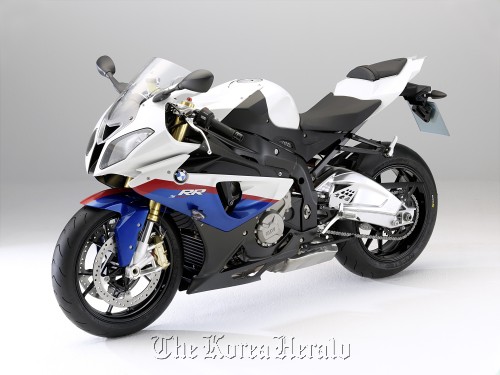 BMW dominates large bike market