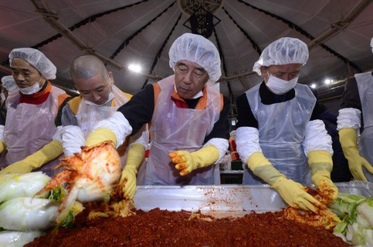 [Photo News] Kimchi charity