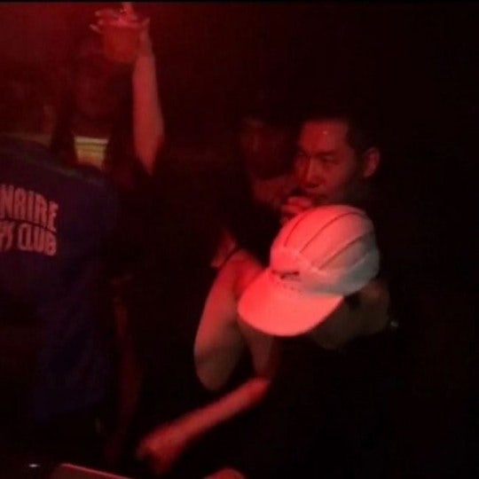 인기 아이돌女, '옆가슴 노출' 클럽 복장 화제 | 인스티즈