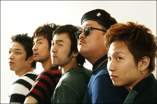 오메가쓰리와 몽구스의 자전거가 달린다