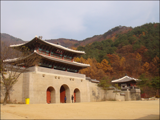 광화문이 언제 문경새재로 옮겼데?