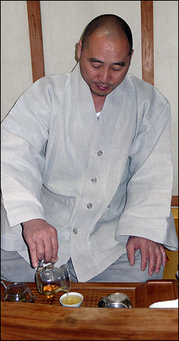 MB악법 홍보물 배포, 신중하지 못했다