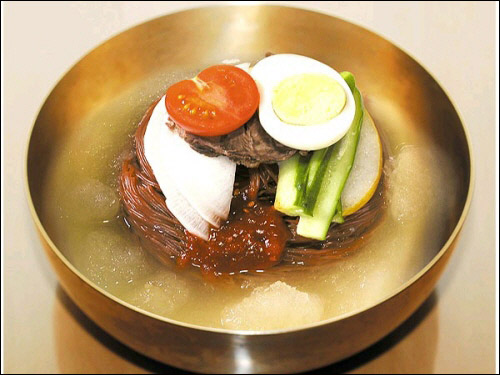 고지식한 느릅냉면, 입소문 났어요