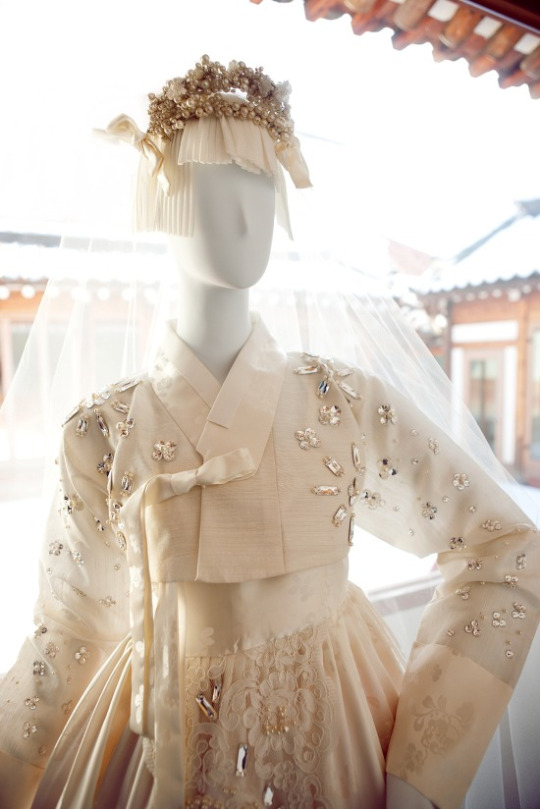 한복, 스와로브스키와 사랑에 빠지다