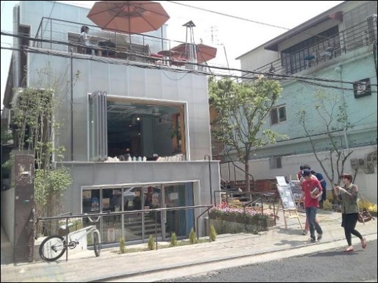홍대문화 상징 레코드 포럼, 새 둥지 찾았다