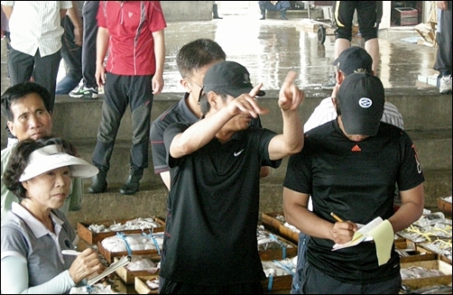 요즘 꽃새우, 칠보단장 새색시보다 예쁘다