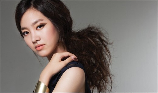 《五根手指》陈世妍写真公开