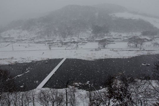 눈 덮인 고향... 마을회관, 그리워 죽겄어!