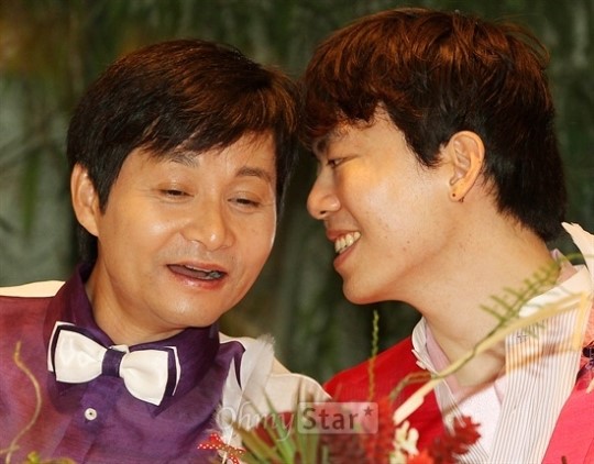 동성커플 김조광수·김승환, 청계천 결혼식 불발