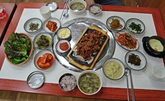 참숯에 구워낸 돼지구이, 가을에 제격