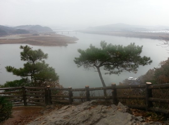 삼천궁녀가 뛰어내렸다는 낙화암, 사실일까