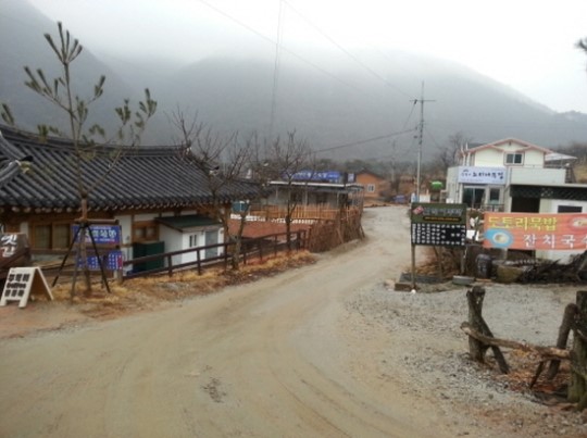 포근한 안갯속 괴산 호수, 산막이 마을 가는길
