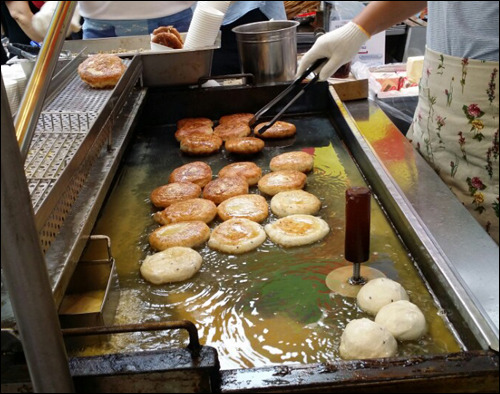 국제시장 먹자골목에서 맛본 씨앗 호떡