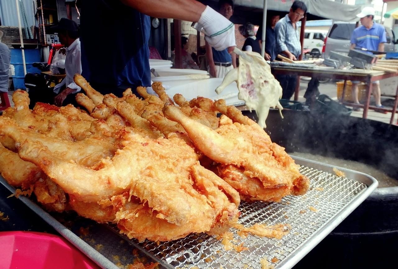 오천원 가마솥 통닭, 바삭한 경주 오일장