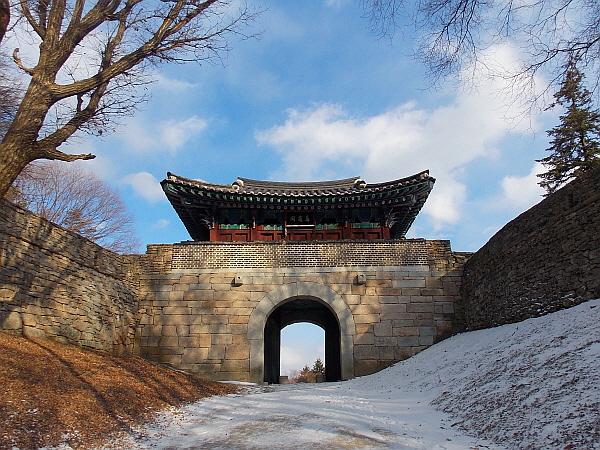 과거 보러 가는 선비들이 문경새재 고집한 이유