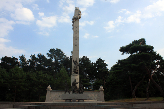 왜적과 싸우다 절벽에서 뛰어내린 장군