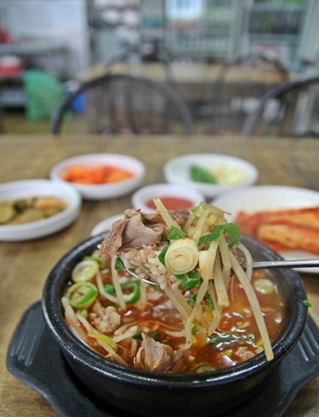 여수 돼지국밥과 부산 돼지국밥의 차이점은?