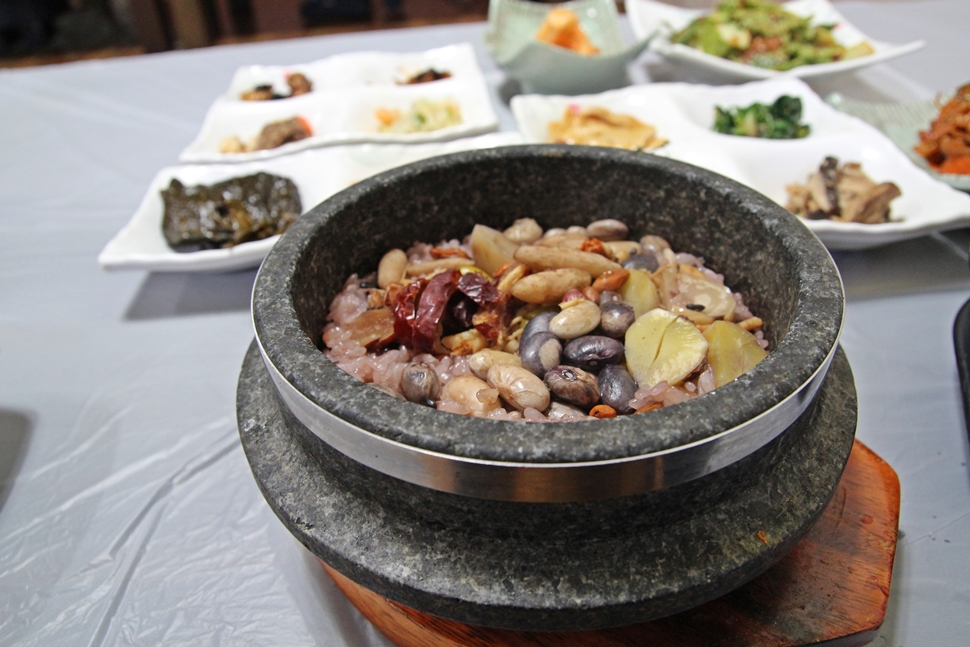 옴팡지고 게미있는 남도의 참맛, 이 밥상에 다 있다