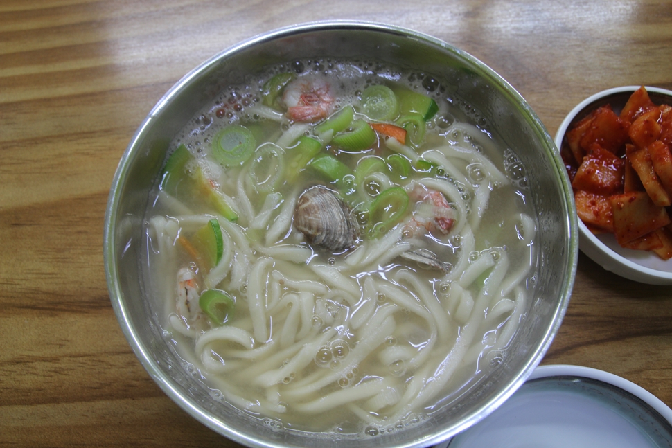가격 착한 여수 수산시장 죽집, 정까지 듬뿍