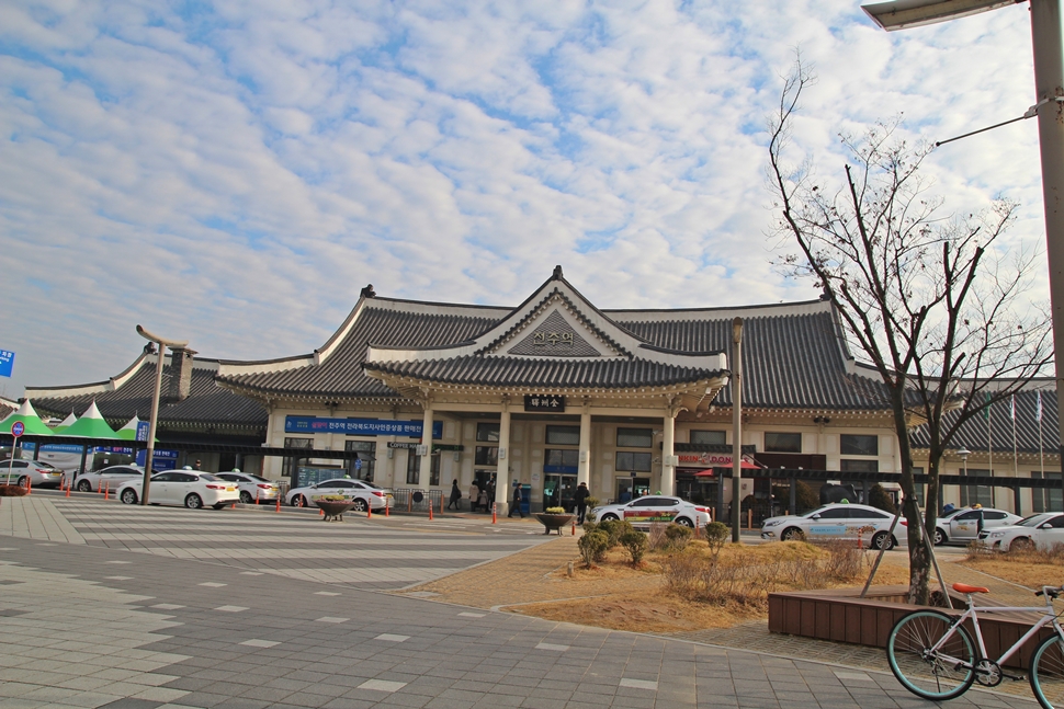 쫀득쫀득 우족탕, 전주에서 먹으니 더 맛나네