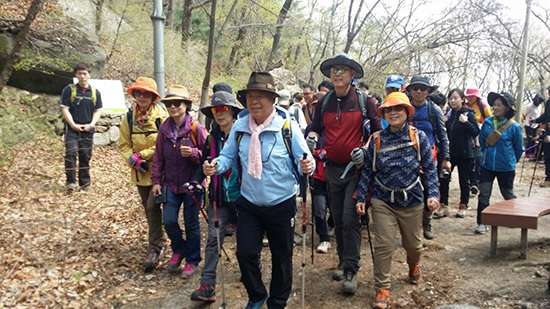 세 살 꼬마를 산악대장으로 키운 서울의 히말라야
