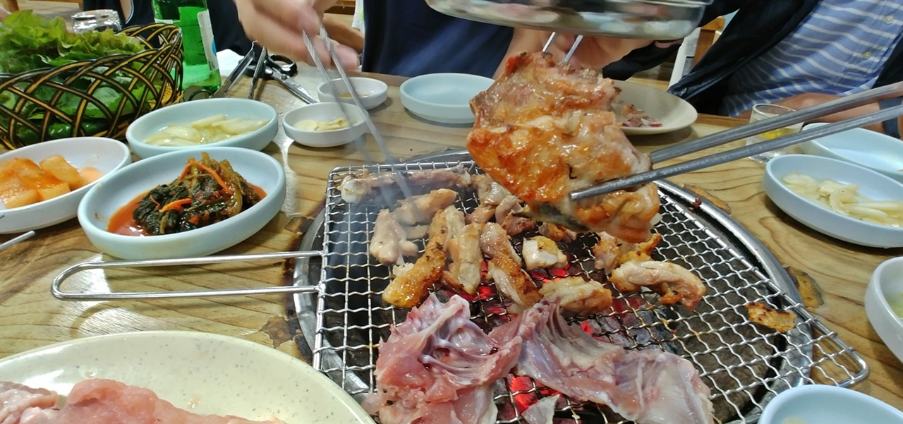 시골 산속에서 먹는 산닭구이, 과연 명불허전이네