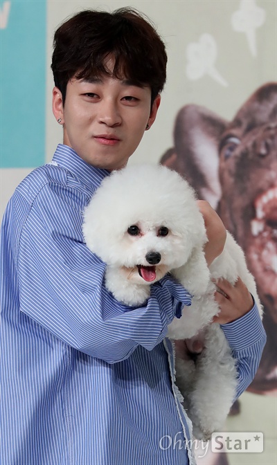 [오마이포토] 디디 딘딘, 내가 무거운 개냥!