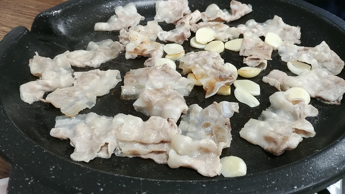 주문 즉시 썰어주는 대패삼겹살, 1인분에 5천 원?