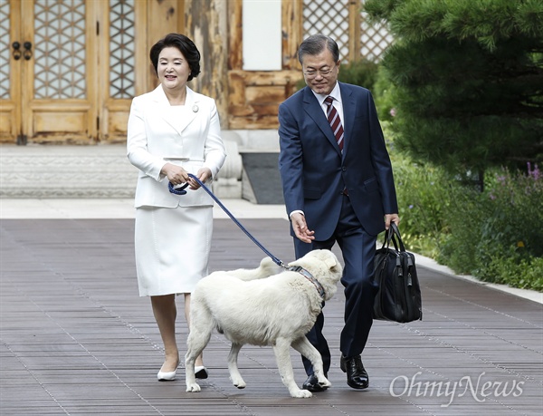 [오마이포토] 문재인 대통령 부부 환송하는 마루