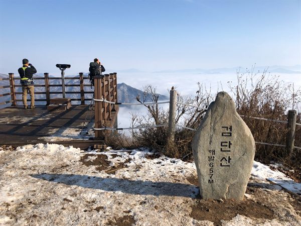 [모이] 첫눈 내린 검단산, 동양화 한 폭이 따로 없네