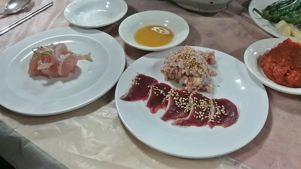 드셔보셨어요? 닭고기로 만든 코스요리