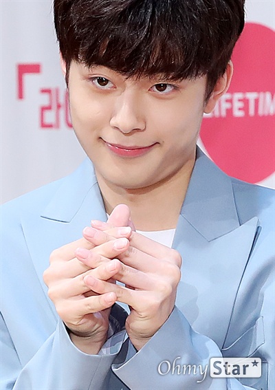 [오마이포토] 아이돌다방 유선호, 하트 5개 투척!