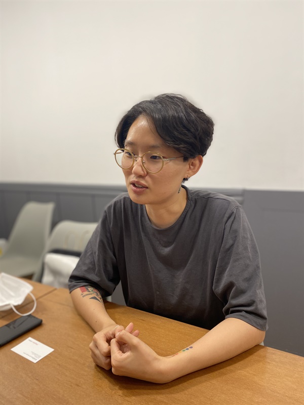 사회가 더 시끌시끌해졌으면 좋겠어요