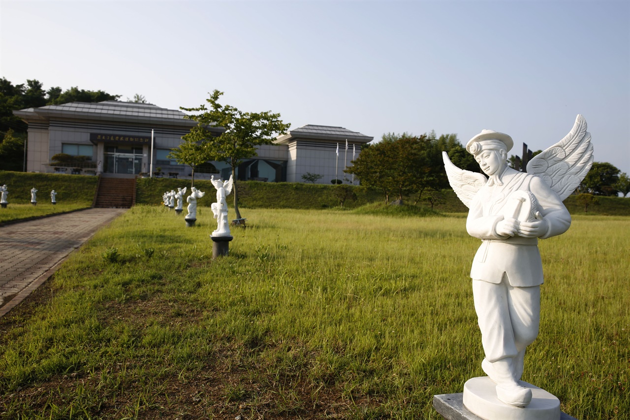 김대중 전 대통령이 태어난 그 섬에 천사가 많은 이유