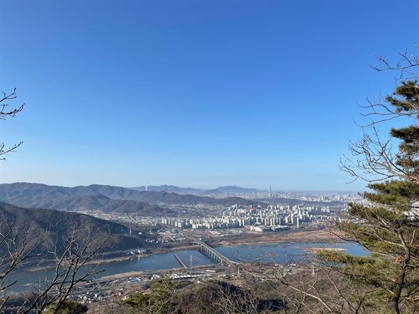 검단산에서 다리 하나만 건너면, 이런 풍경이 보입니다