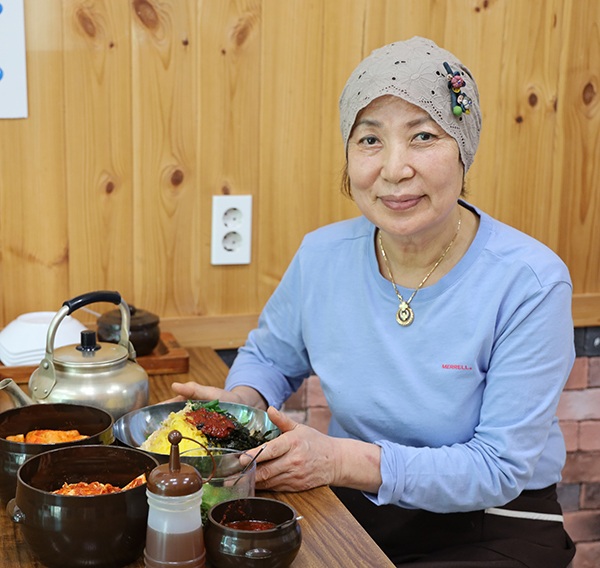 국수는 오로지 육수 맛... 남기지 말고 드셔요