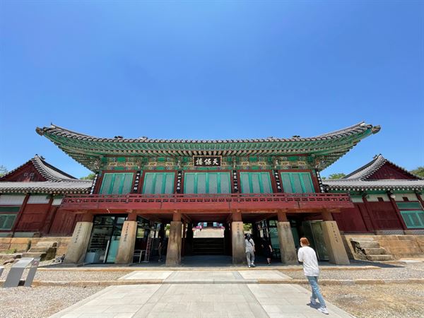 용주사, 아버지에 대한 정조의 효심
