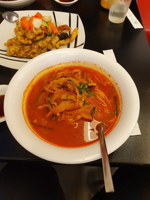 송탄 맛집이 이렇게 많은데... 부대찌개만 먹고 가면 아쉽죠 [운민의 경기별곡]