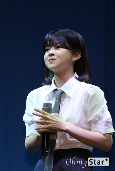 [오마이포토] 서기, 포근한 세상 속으로