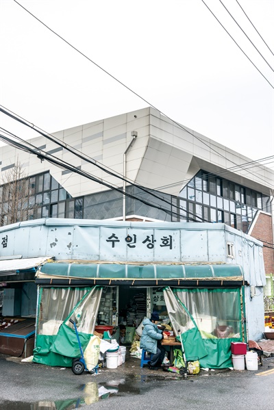 녹슨 기찻길, 꼬순내 나는 골목... 도시에서 만나는 고향 느낌