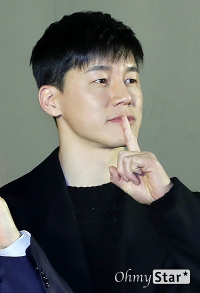 [오마이포토] 대외비 김무열, 모두의 사랑