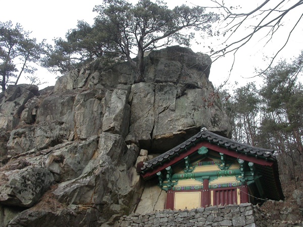 모나리자도 울고 갈 천년의 미소, 서산에 있다