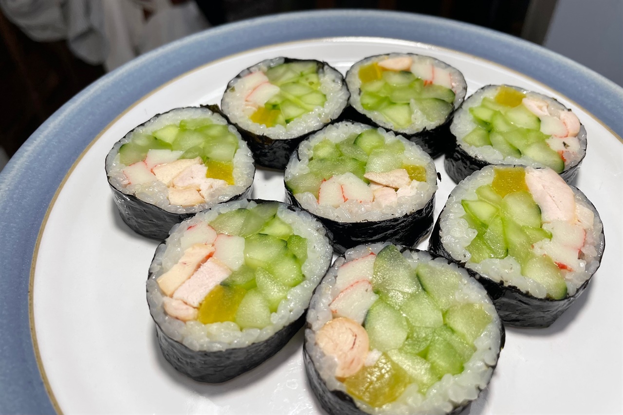 요즘 이런 김밥을 어떻게 먹겠어요