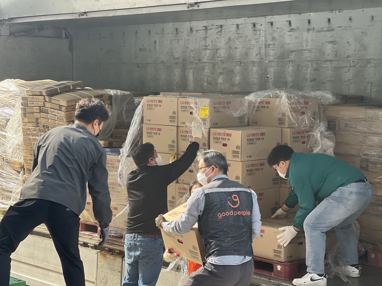 각계각층 산불 피해 모금운동 확산... 제발 비가 오길