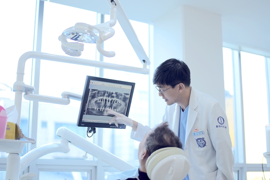 [2020 고객이 신뢰하는 브랜드 대상] 15인 의료진의 치과의원, 원데이임플란트