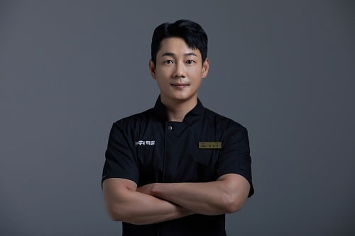 [2024 대한민국 프랜차이즈 브랜드대상] 완미족발, 18첩 반상의 족발 오마카세 브랜드