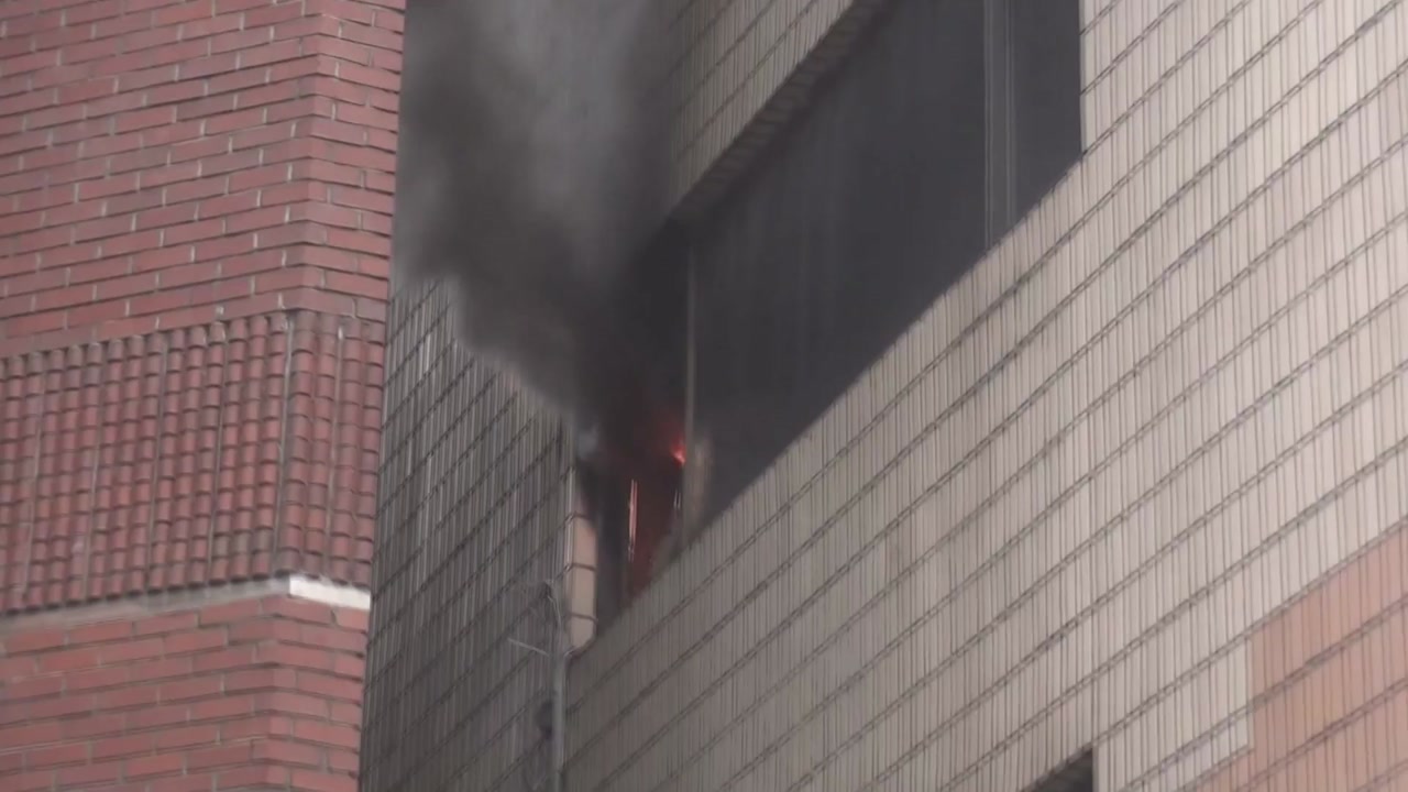 빈 사무실에서 화재...6백만 원 재산피해